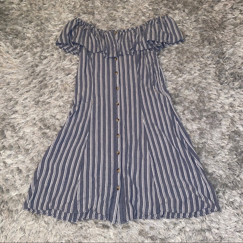 Off the shoulder American Eagle dress